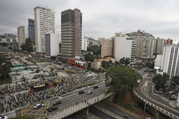 Manifestations contre la corruption Brésil